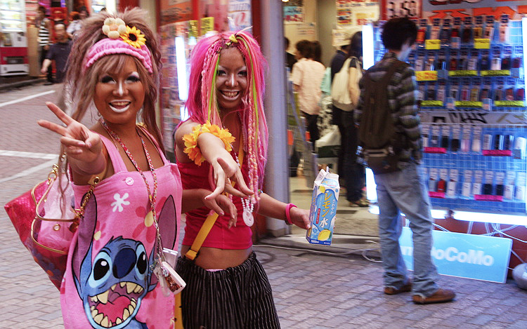 Ganguro di Jepang Ganguro di Jepang