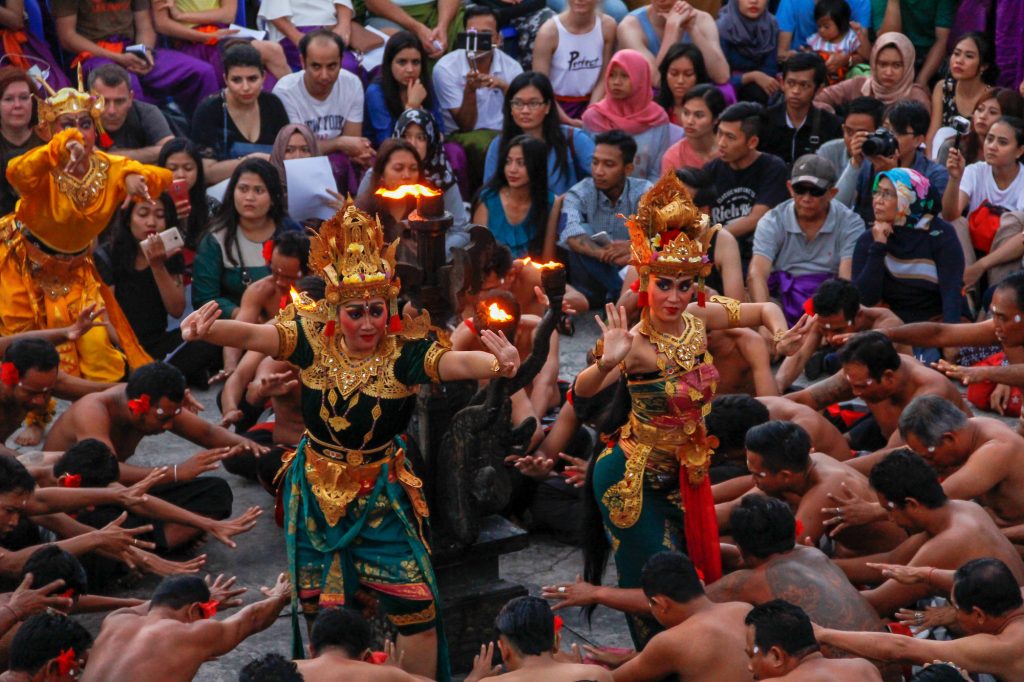 Tari Kecak di Uluwatu tari kecak uluwatu