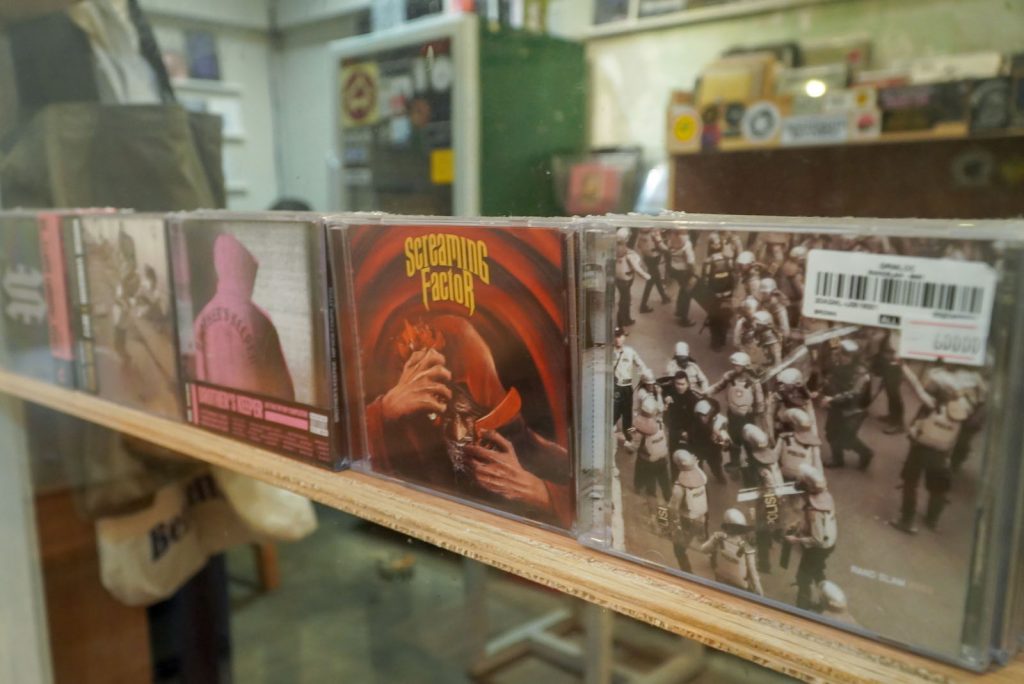 koleksi musik fisik toko rekam jaya